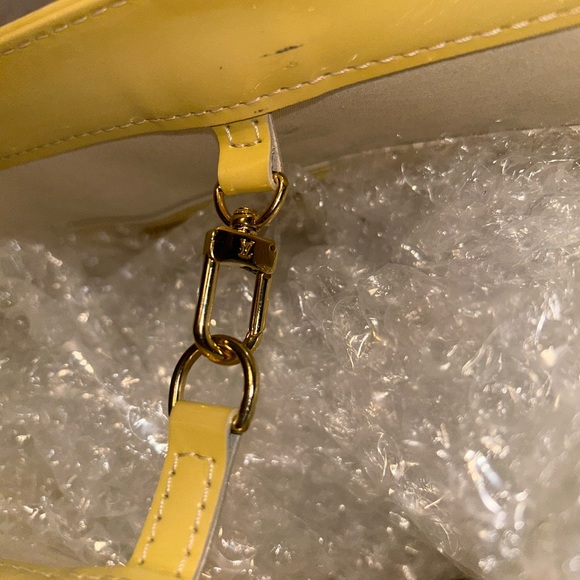 Louis Vuitton Monogram Yellow Vernis Avalon Shoulder Tote - Picture 9 of 15